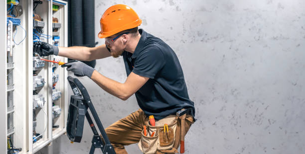 Best Electrician Near Me  in Edinburg, IL